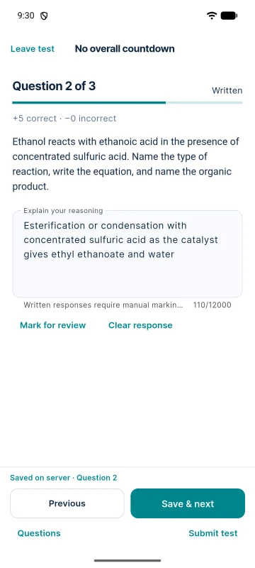 Android app attempt after reconnecting: the pending answer is confirmed as “Saved on server”.